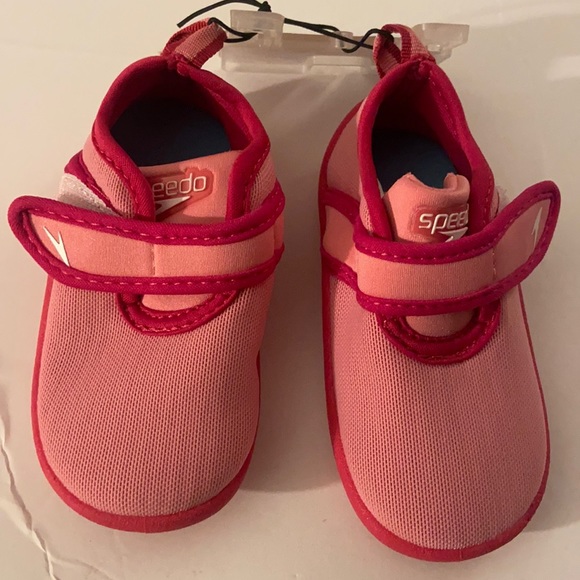 Speedo toddler pink water shoes Velcro size Small 5-6